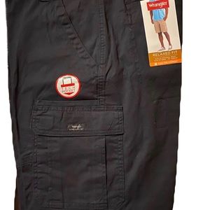 New dark blue Wrangler Men's Cargo Short w/Stretch